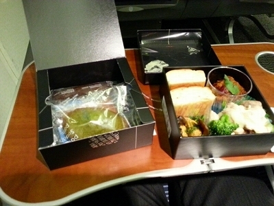 ・・機内食。。.jpg
